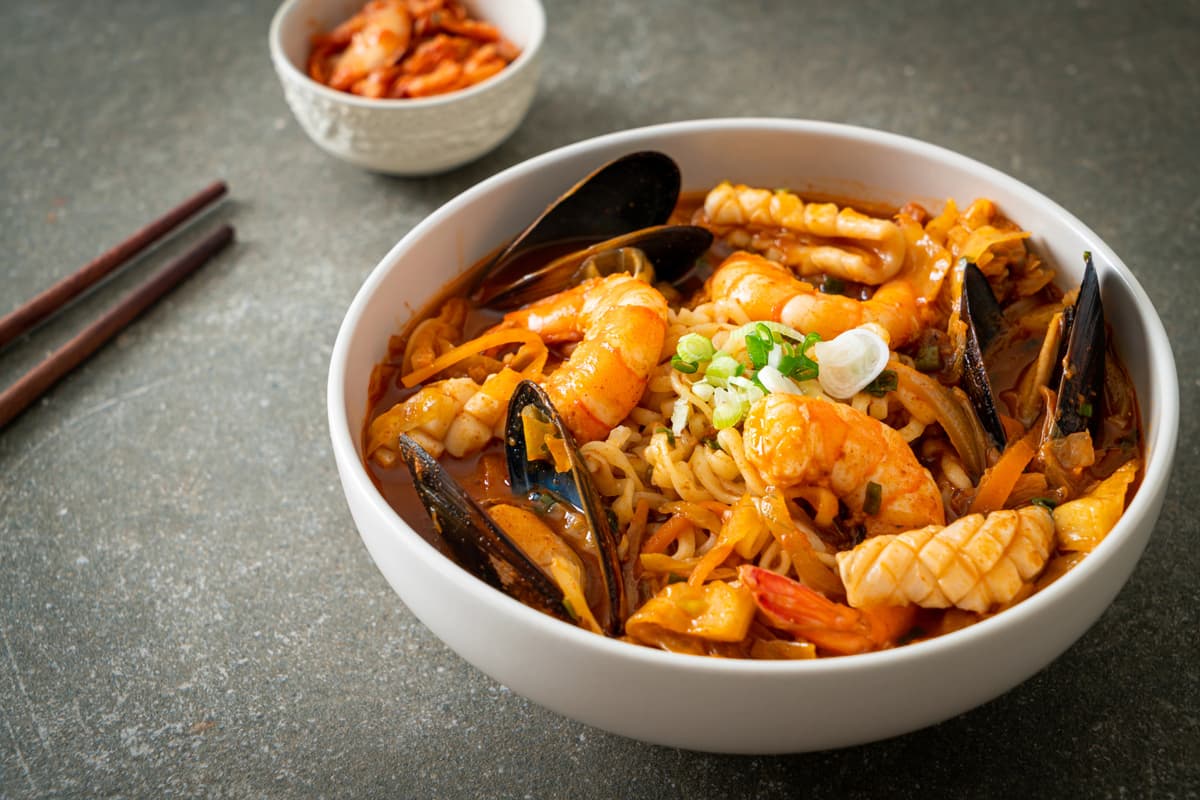 Jjamppong Pasta (koreanisch scharfe Meeresfrüchte-Pasta, 짬뽕 파스타) Thumbnail