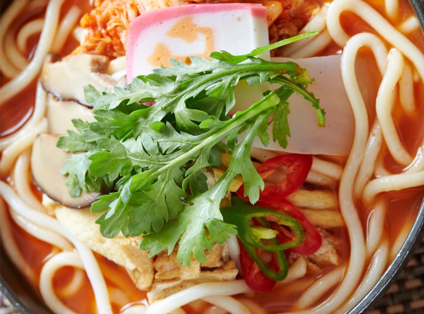 Kimchi Udon (Koreanische Würzige Kimchi-Udon-Suppe, 김치우동)