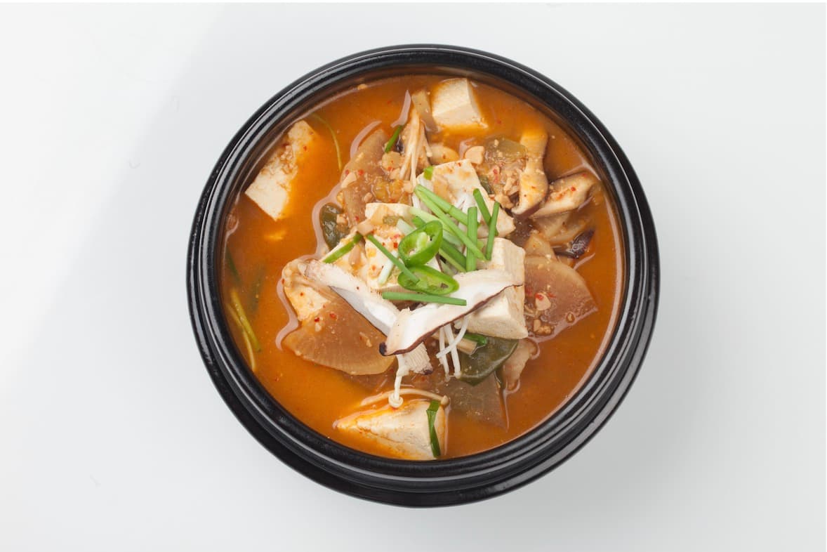 Doenjang Jjigae (Koreanischer Sojabohnenpasten Eintopf, 된장찌개)