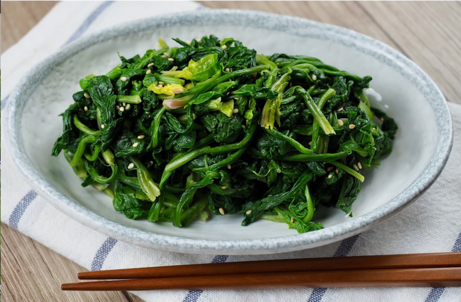 Spinach Namul (Seasoned Korean Spinach Side Dish, 시금치나물)