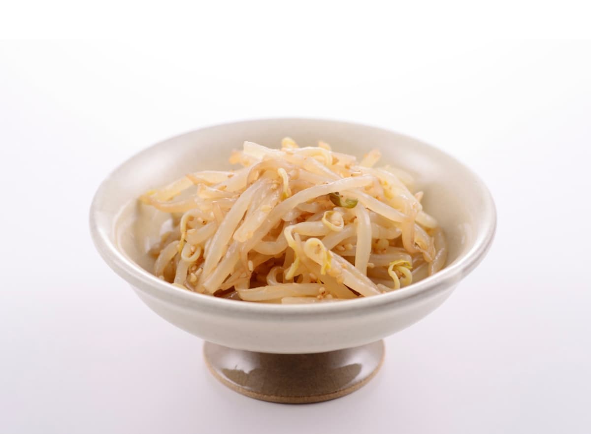 Sukju Namul Muchim (koreanischer Mungbohnensprossensalat, 숙주나물) Thumbnail